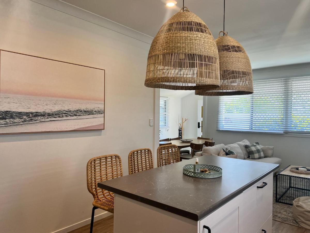 Comfortable Beach Home Скарборо Екстер'єр фото