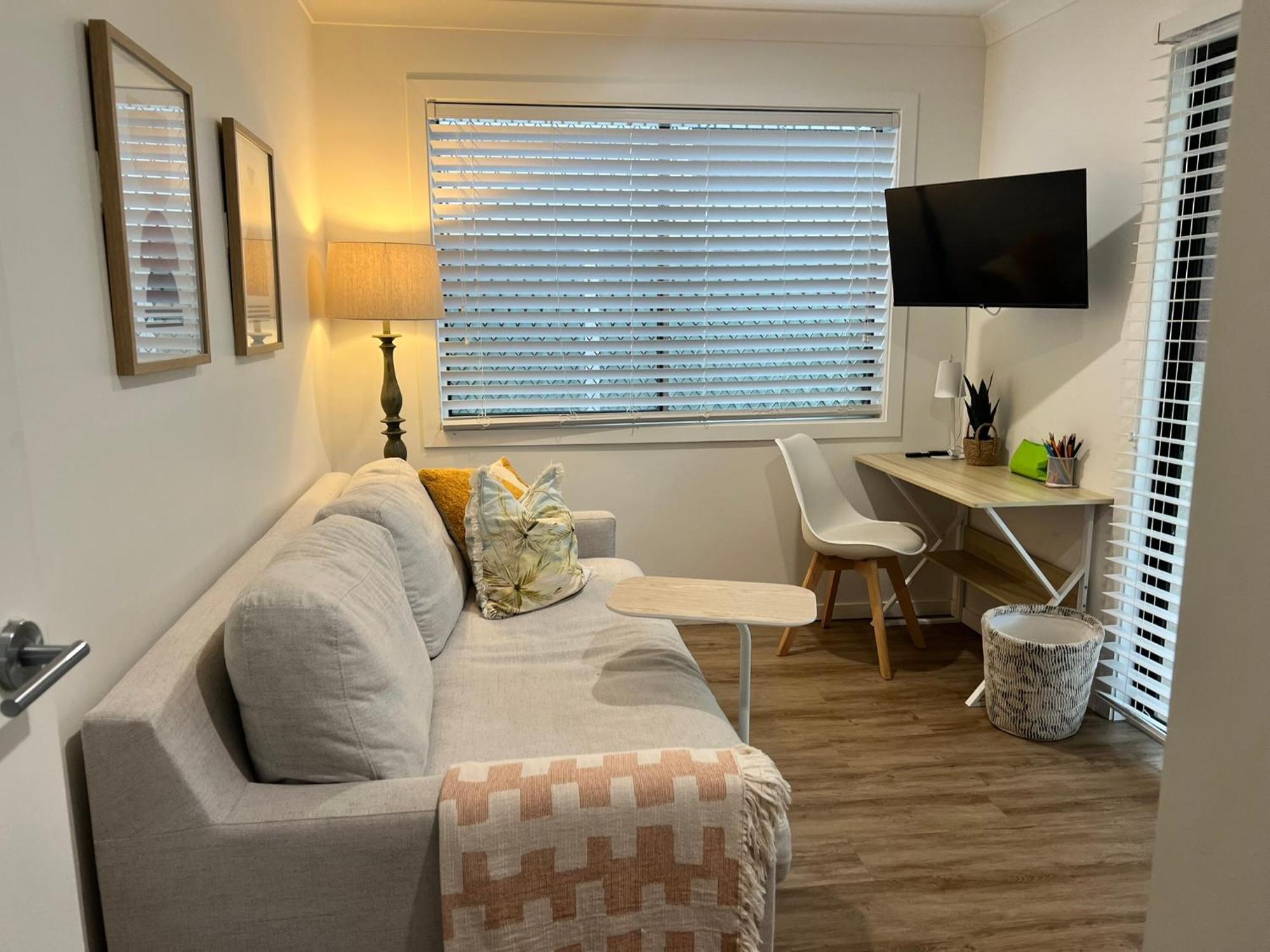 Comfortable Beach Home Скарборо Екстер'єр фото