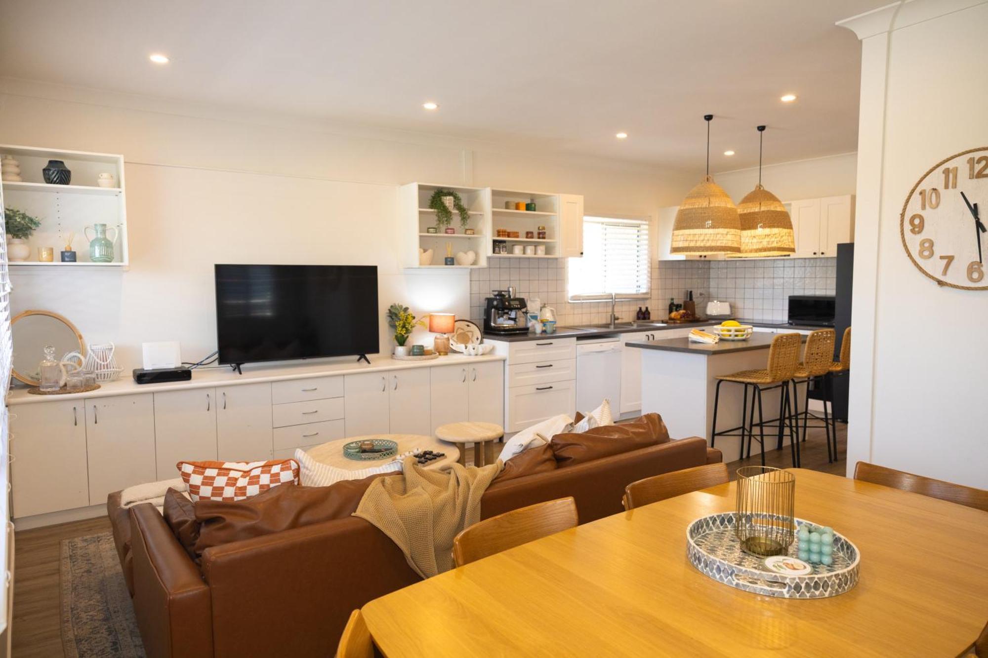 Comfortable Beach Home Скарборо Екстер'єр фото